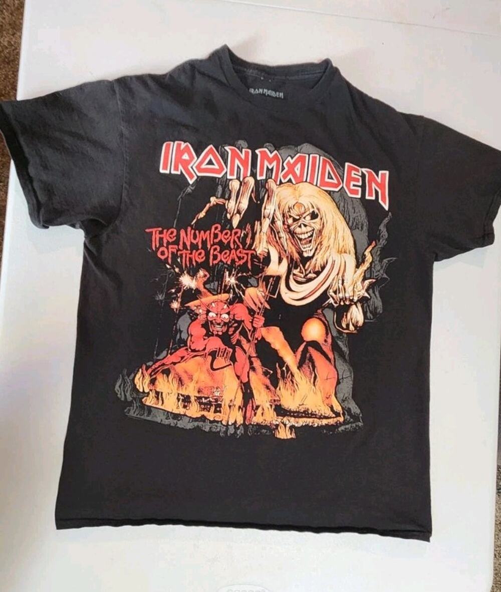 Iron Maiden The Number of the Beast Men Short Sleeve Graphic T-Shirt Sz L